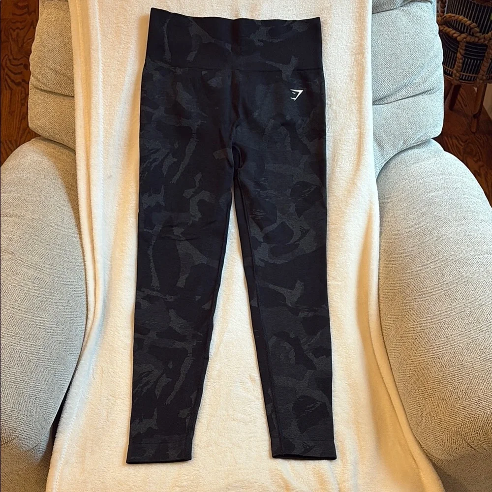 Gymshark Black Leggings Modern Camouflage Design - Picture 1 of 4